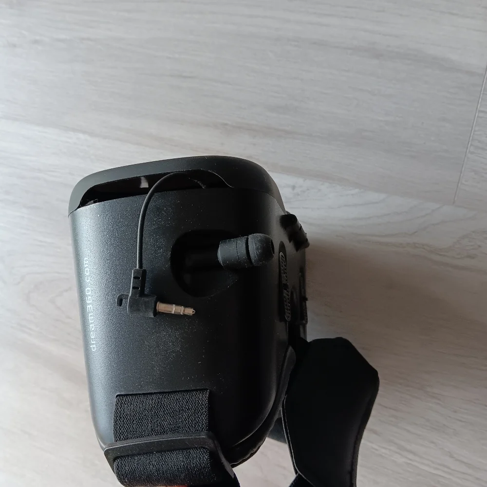 Tzumi Dream Vision Virtual Reality Glasses Headset Headstrap Dust Bag Black